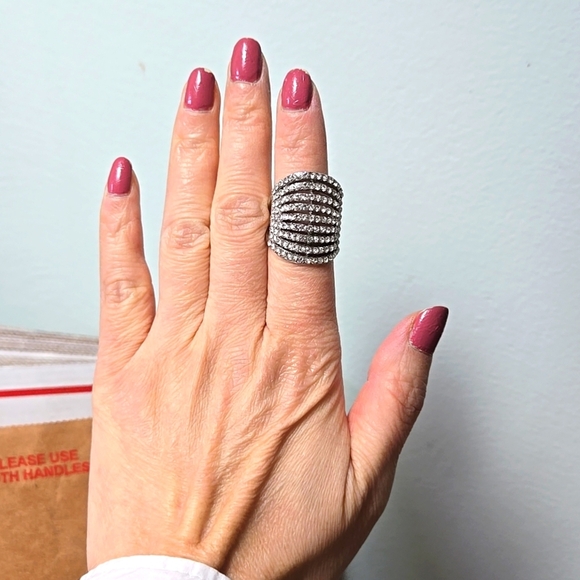 Silver Tone Rhnistones Ring Size 6 - Picture 17 of 17